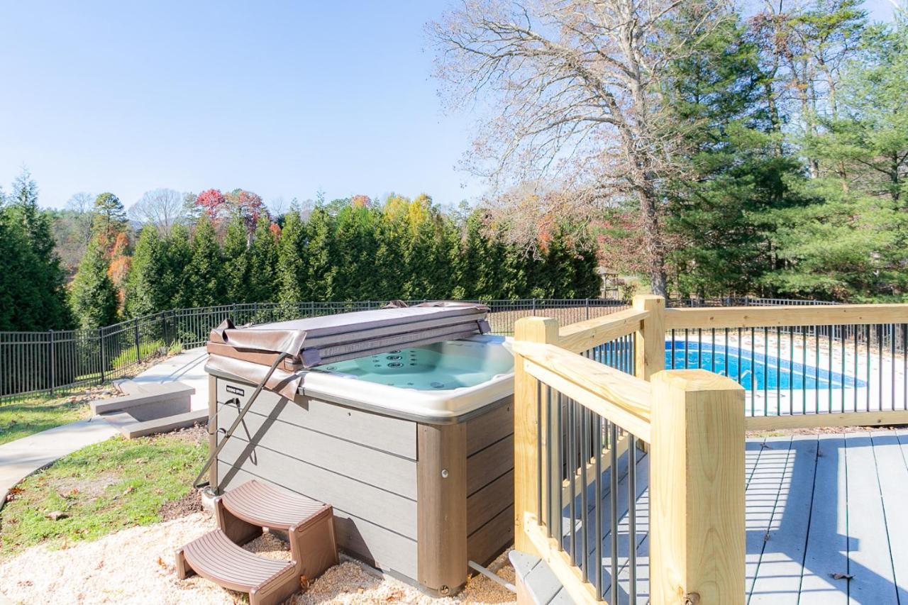 Luxurious House With Pool Near Asheville By Mighty Tree Properties Leicester Luaran gambar
